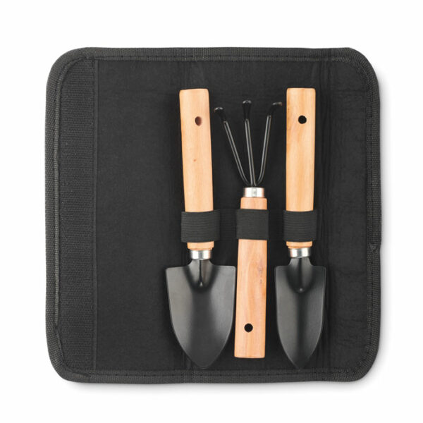 3 outils de jardinage